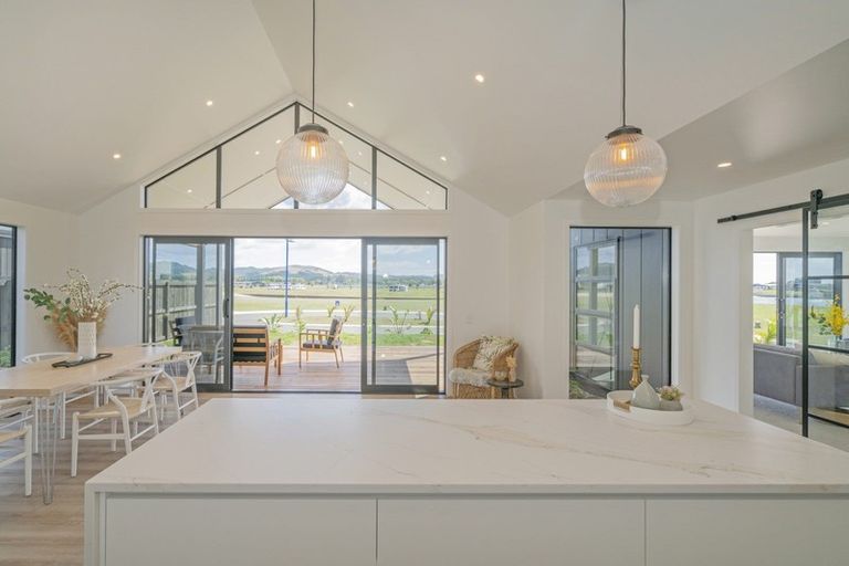 Photo of property in 9 Awatea Drive, Whitianga, 3510