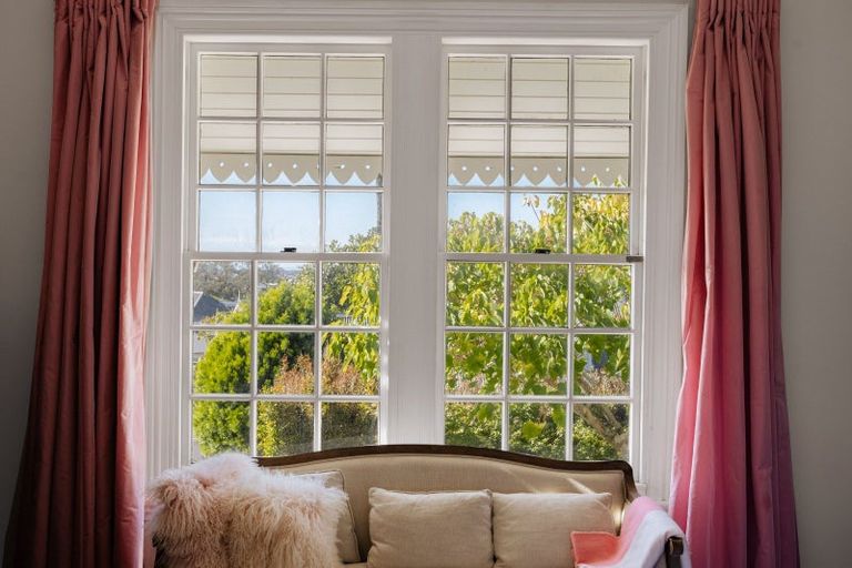 Photo of property in 52 Hinemoa Street, Birkenhead, Auckland, 0626