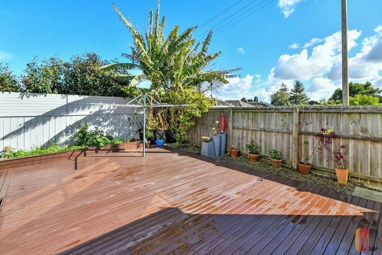 Photo of property in 2 Te Aparangi Road, Papakura, 2110
