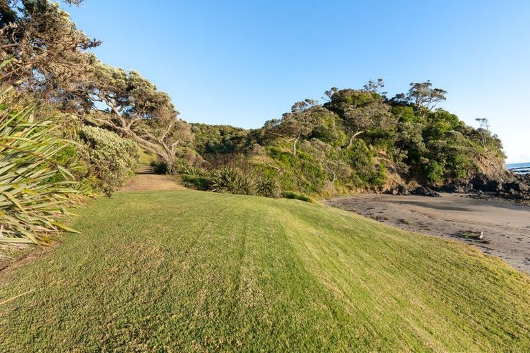 Photo of property in 350 Mcauslin Road, Whananaki, Hikurangi, 0181