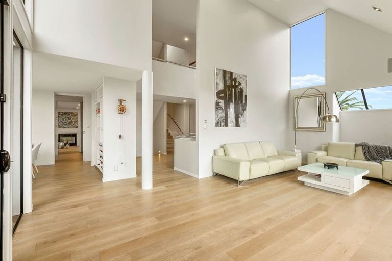 Photo of property in 17 Malloy Place, Eastern Beach, Auckland, 2012