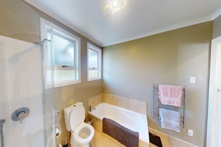 Photo of property in 47 Wilson Street, Waverley, 4510