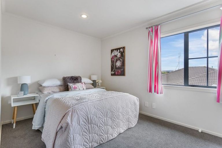 Photo of property in 140 Wellington Street, Howick, Auckland, 2014