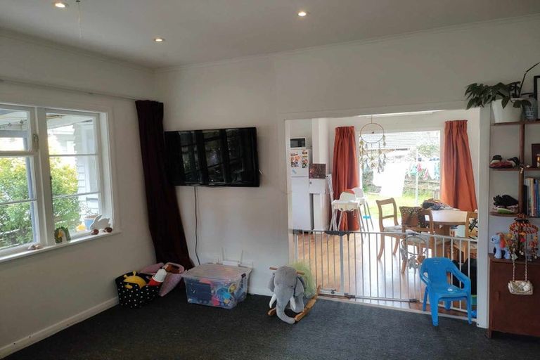 Photo of property in 15 Mawson Street, Waiwhetu, Lower Hutt, 5010