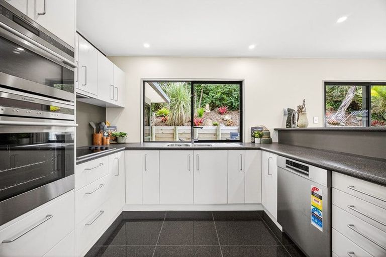 Photo of property in 1/70b Carlisle Road, Browns Bay, Auckland, 0632