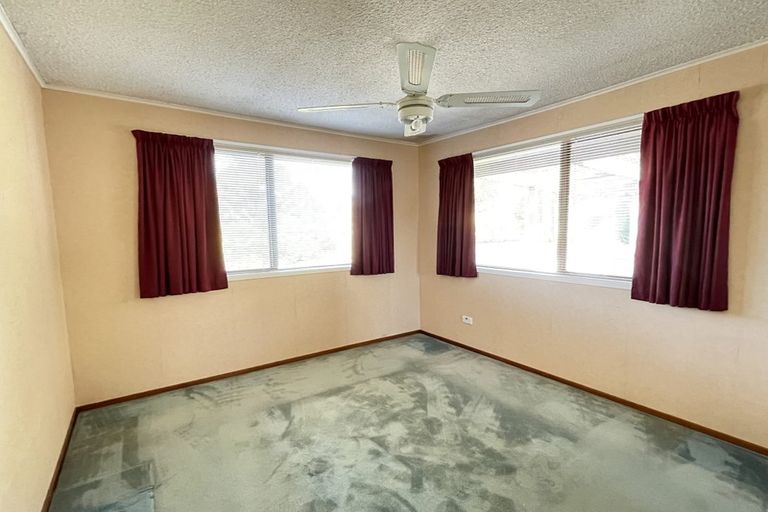 Photo of property in 32 Regency Place, Sunnynook, Auckland, 0632