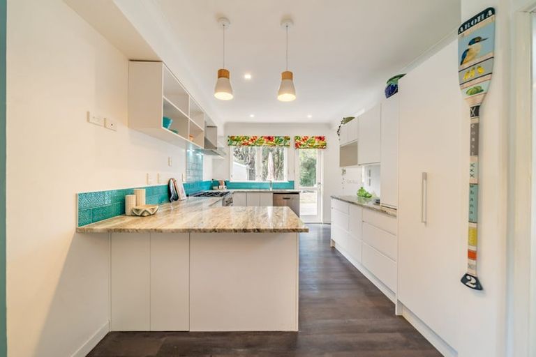 Photo of property in 62a Chatsworth Road, Silverstream, Upper Hutt, 5019