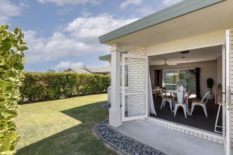 Photo of property in 92 Townhead Crescent, Bethlehem, Tauranga, 3110