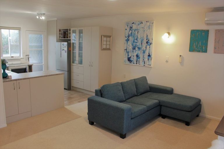 Photo of property in 2/1 Bodi Place, Te Atatu South, Auckland, 0610