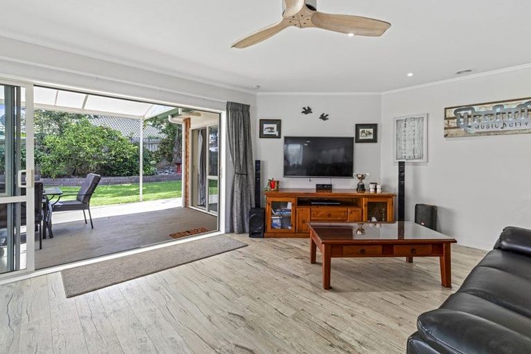 Photo of property in 26 Bundoran Way, Pinehill, Auckland, 0632