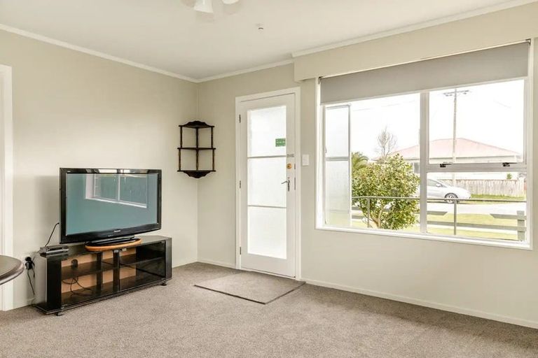 Photo of property in 25-27 Romilly Street, Westport, 7825