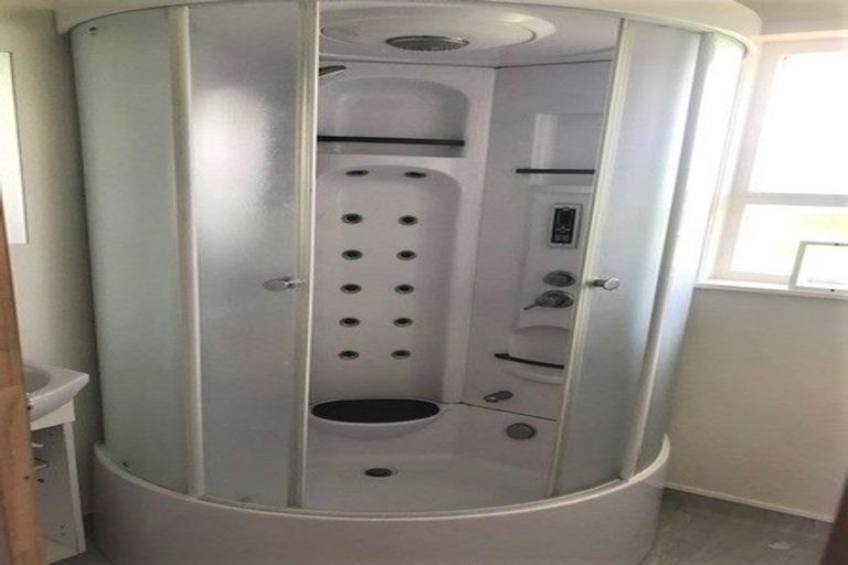 Photo of property in 1/36 Convair Crescent, Mangere, Auckland, 2022