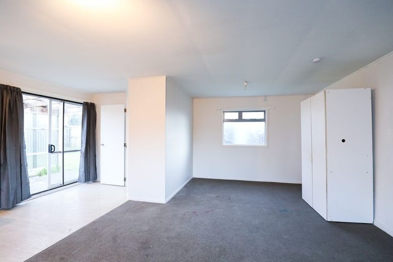 Photo of property in 6 Balwyn Place, Clendon Park, Auckland, 2103