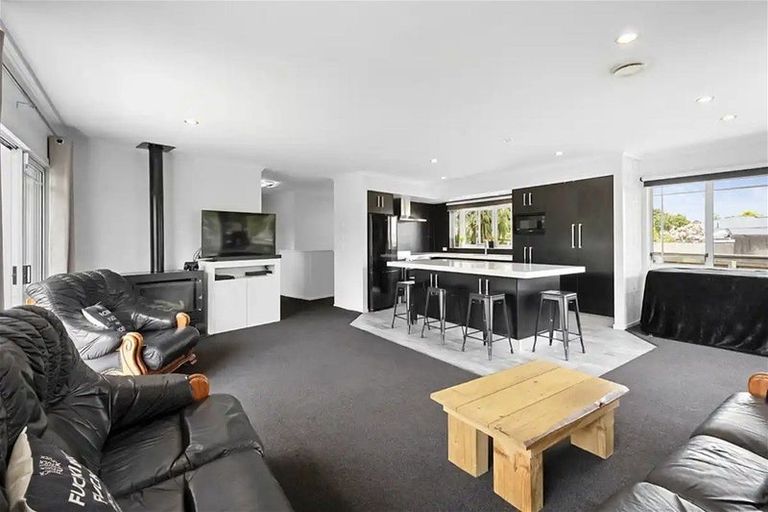 Photo of property in 12 Ngaio Street, Strandon, New Plymouth, 4312