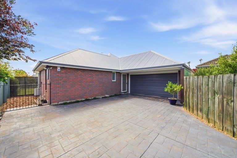 Photo of property in 2/40 Hare Street, Ilam, Christchurch, 8041