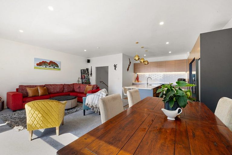 Photo of property in 250b Courtenay Street, Strandon, New Plymouth, 4312