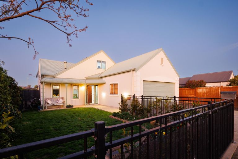 Photo of property in 25 Pirie Street, Palmerston North, 4410