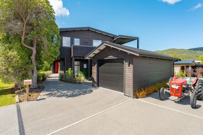 Photo of property in 2 Nisbet Terrace, Kinloch, Taupo, 3377