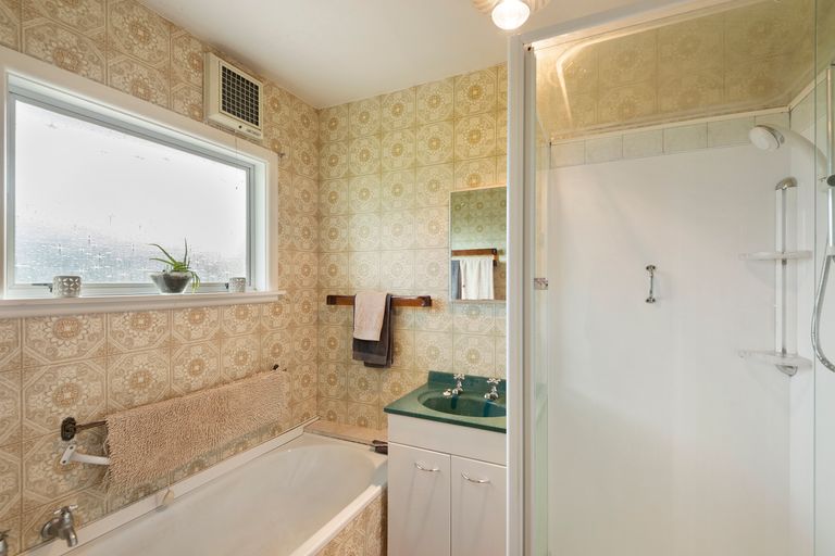 Photo of property in 15 Wilton Crescent, Bishopdale, Christchurch, 8053