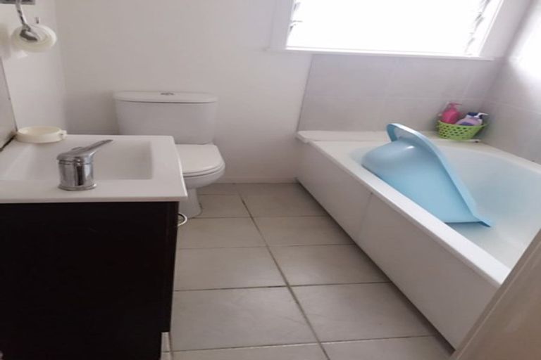 Photo of property in 3/56a Taharoto Road, Takapuna, Auckland, 0622