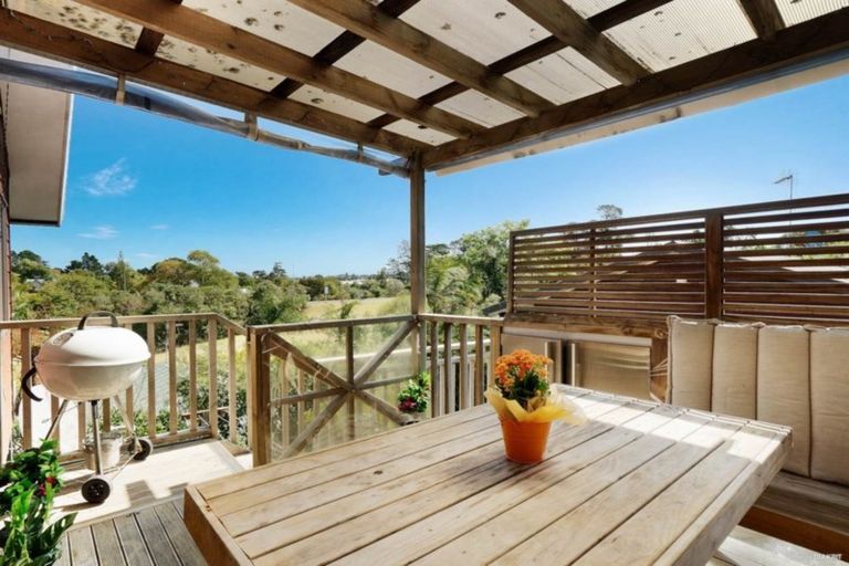 Photo of property in 1/9 Jay Court, Botany Downs, Auckland, 2010