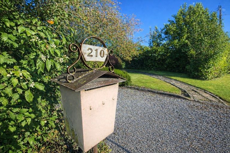 Photo of property in 210 Broughton Street, Gore, 9710
