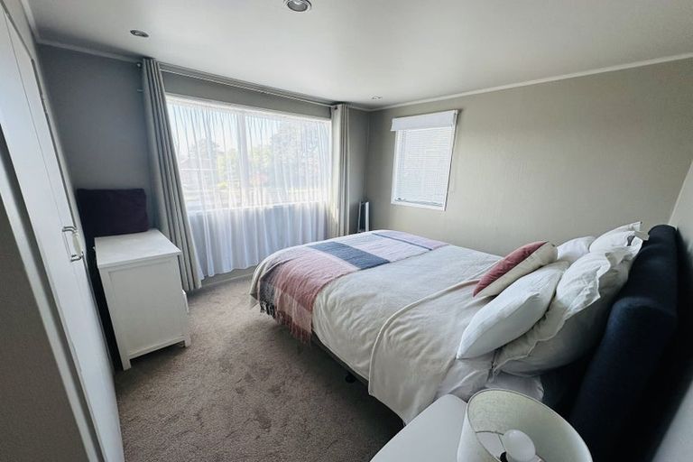 Photo of property in 10 Granville Drive, Massey, Auckland, 0614