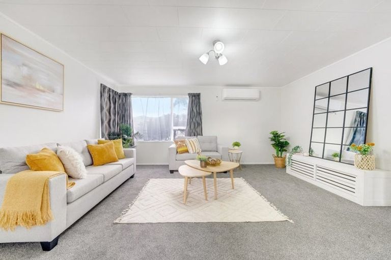 Photo of property in 15 Almay Place, Clover Park, Auckland, 2019