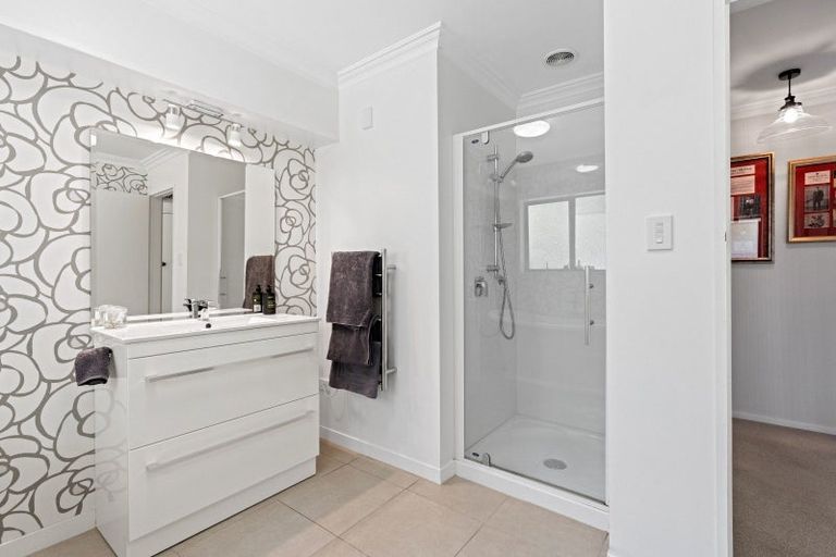 Photo of property in 15a Stuart Street, Levin, 5510