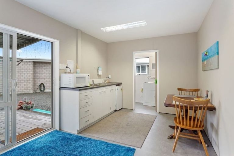 Photo of property in 8 Riverside Way, Amberley, 7410