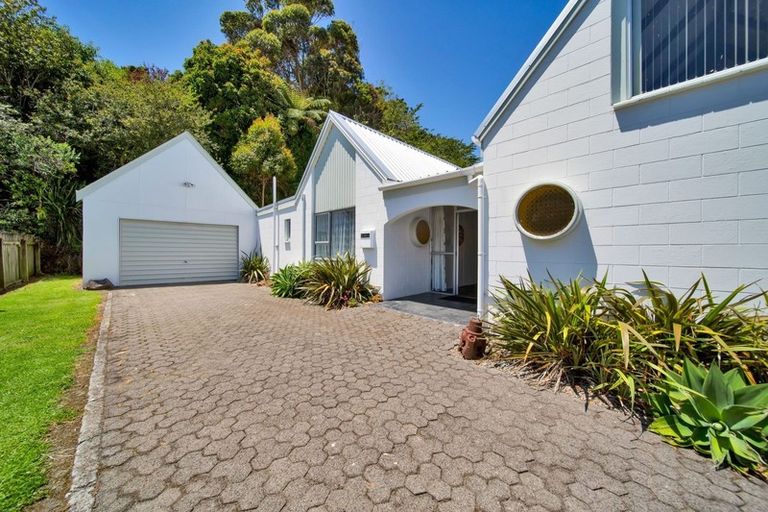 Photo of property in 13 Ambury Place, Merrilands, New Plymouth, 4312