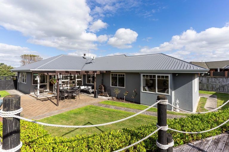 Photo of property in 3 Ursula Drive, Feilding, 4702