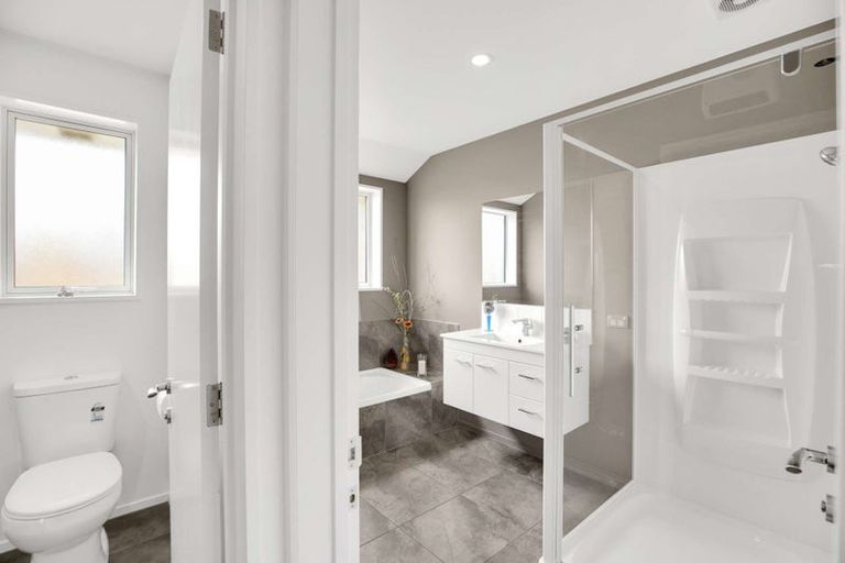 Photo of property in 15 Riverside Way, Amberley, 7410