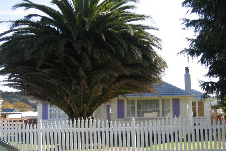 Photo of property in 5 Milton Street, Stokes Valley, Lower Hutt, 5019