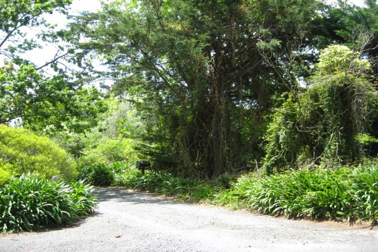 Photo of property in 1387 Coatesville-riverhead Highway, Kumeu, 0892