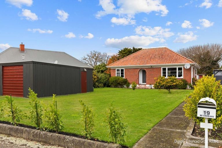 Photo of property in 19 Savage Crescent, West End, Palmerston North, 4412