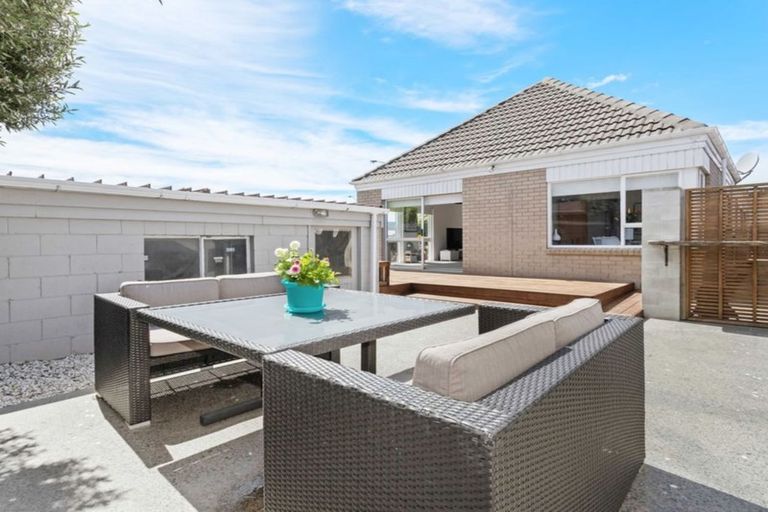 Photo of property in 34 Inwoods Road, Parklands, Christchurch, 8083