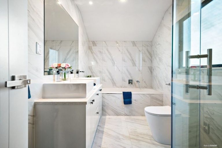 Photo of property in 82 Drumbuoy Drive, Flat Bush, Auckland, 2019