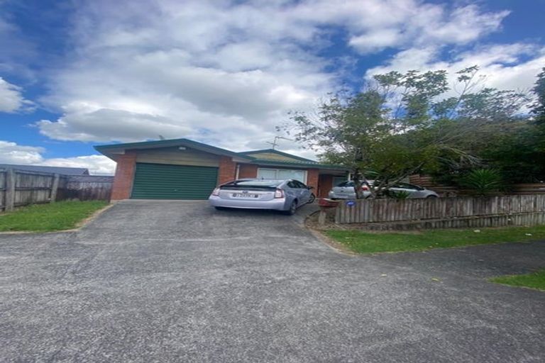 Photo of property in 1/3 Eulogy Place, Randwick Park, Auckland, 2105