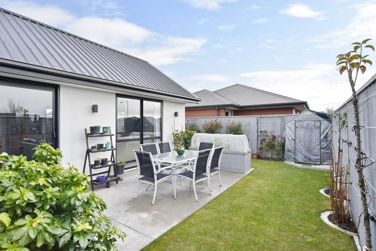 Photo of property in 6 Winterslow Lane, Rangiora, 7400