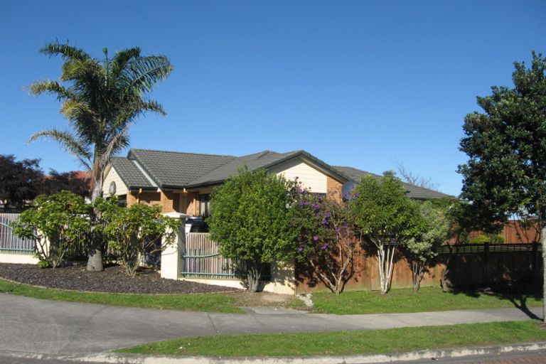 Photo of property in 2 Sandwick Drive, Weymouth, Auckland, 2103