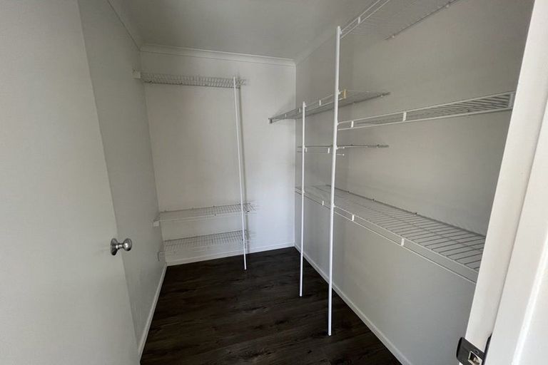 Photo of property in 35 Chesterfield Way, Orewa, 0931
