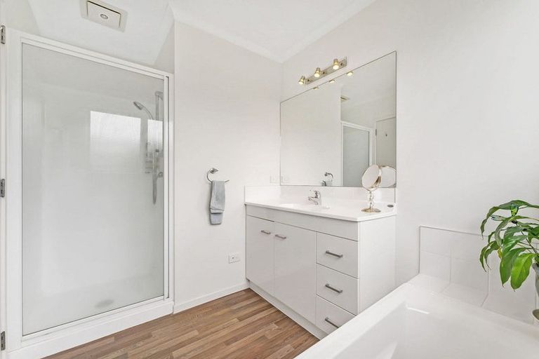 Photo of property in 46 Butterworth Crescent, Papamoa Beach, Papamoa, 3118