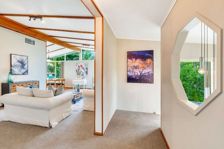 Photo of property in 34 Kirby Street, Glendene, Auckland, 0602