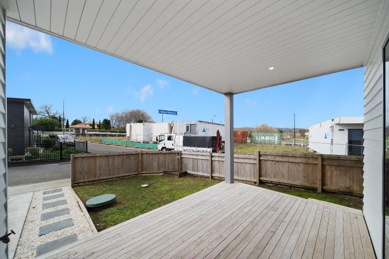 Photo of property in 3 Farranfore Road, Opaheke, Papakura, 2113