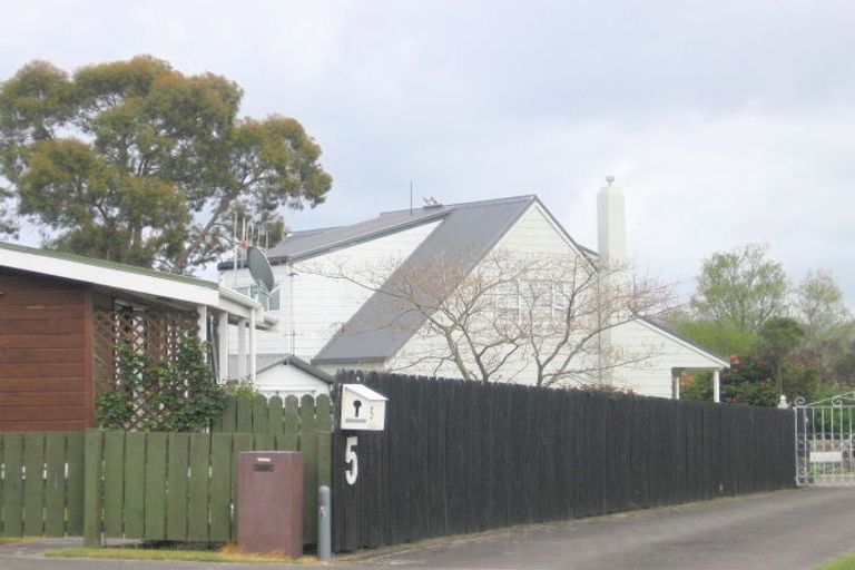 Photo of property in 5 Grace Crescent, Richmond Heights, Taupo, 3330