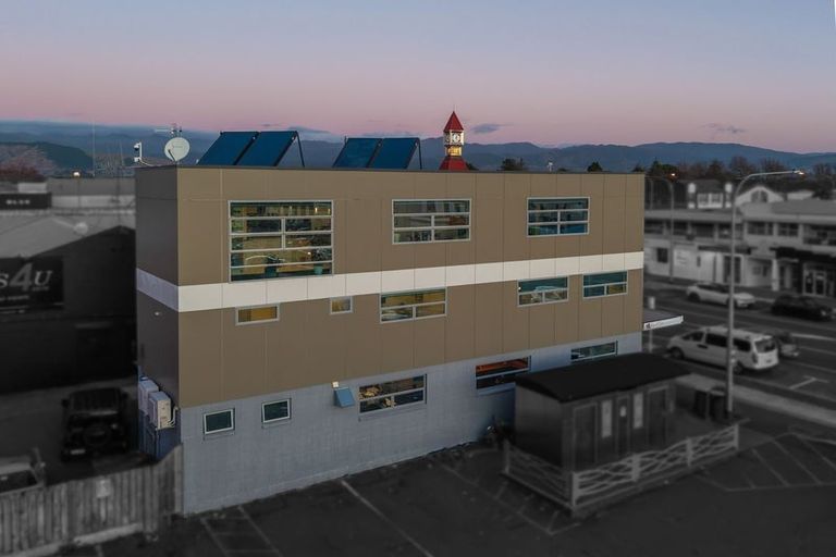 Photo of property in 10 Queen Street West, Levin, 5510