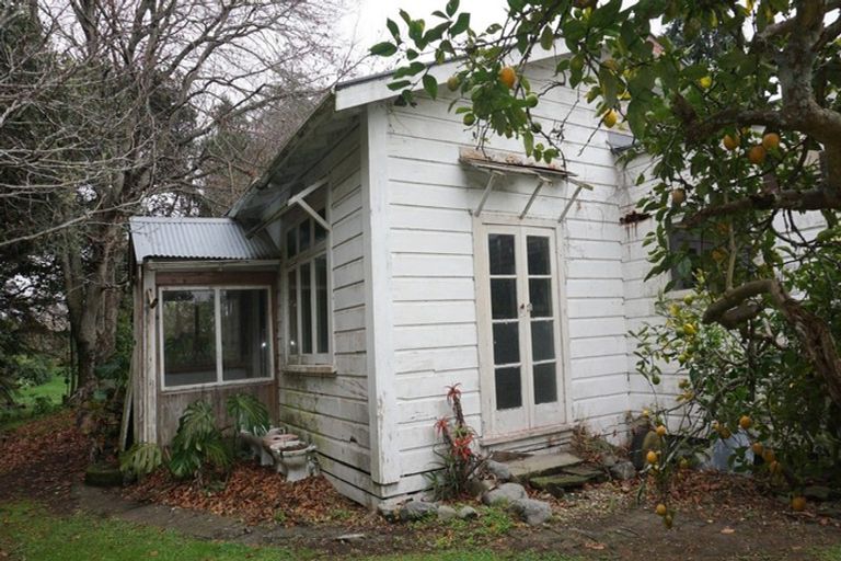 Photo of property in 25 Heatherlea Road East, Levin, 5571