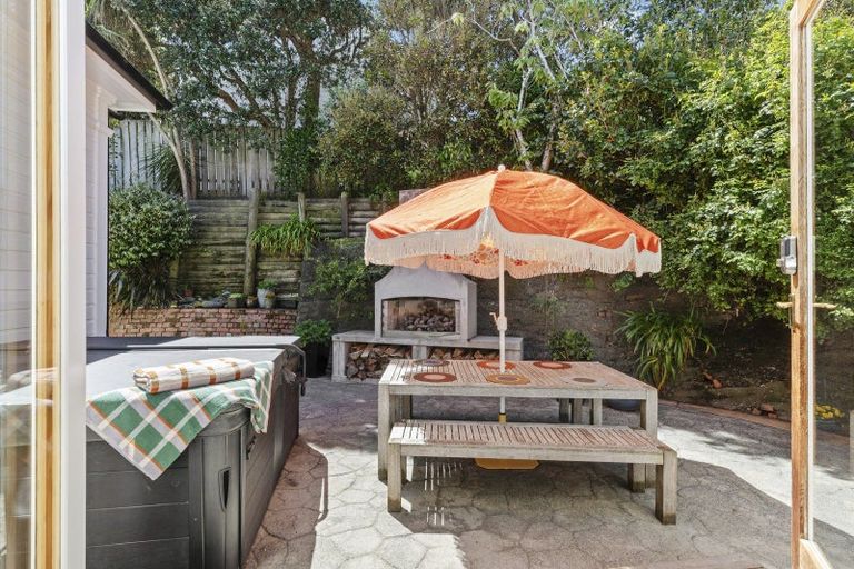 Photo of property in 23a Clyde Street, Island Bay, Wellington, 6023