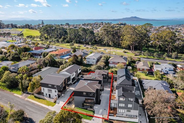 Photo of property in 9c Catalina Crescent, Forrest Hill, Auckland, 0620